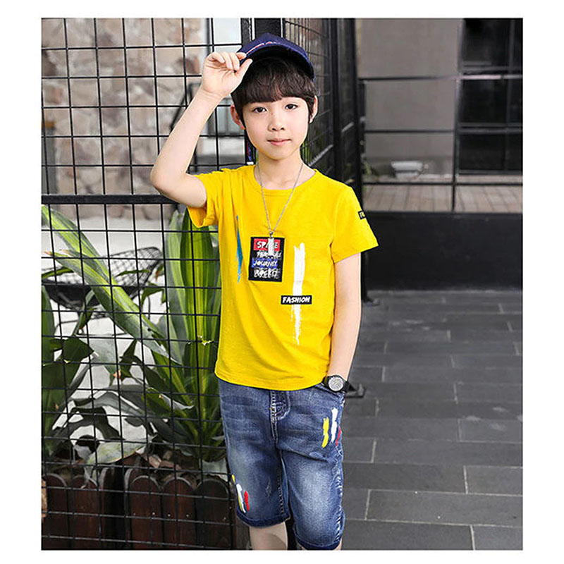 Short-sleeved T shirt and jeans sports wear