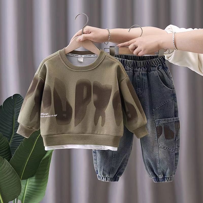Stylish Full Sleeve Sweatshirt And Jeans Joggers Set For Boys
